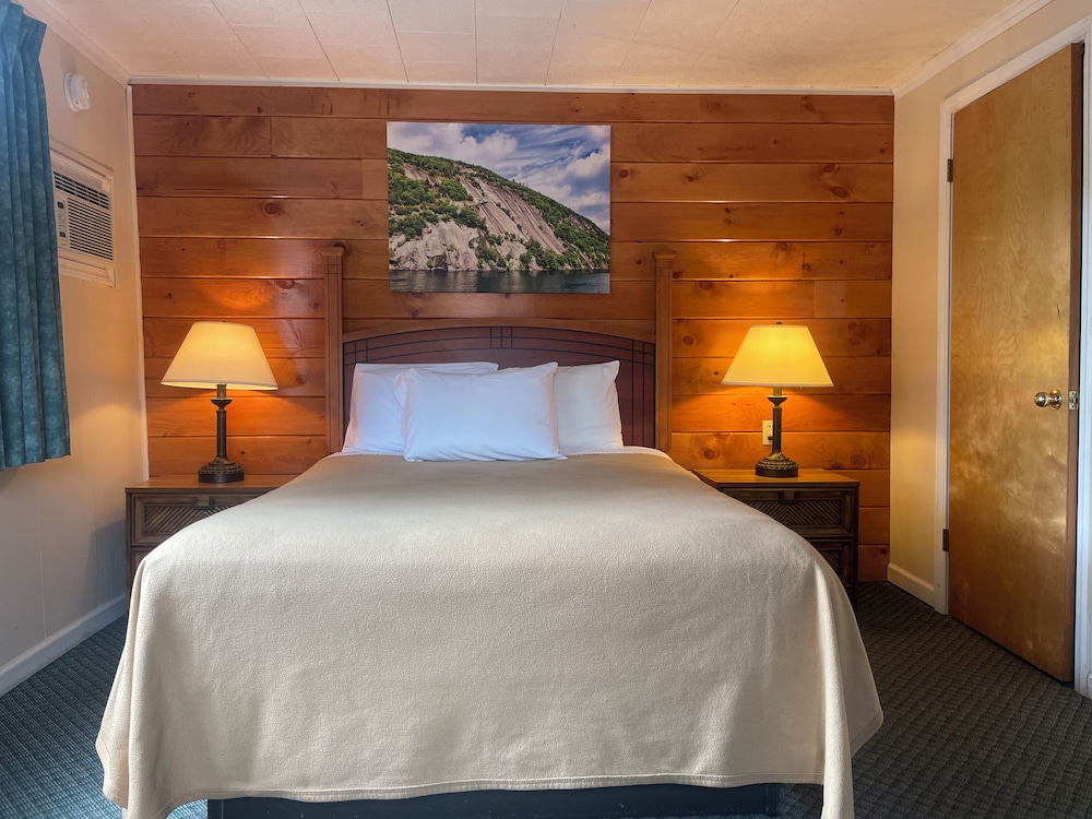 Lake Crest Inn