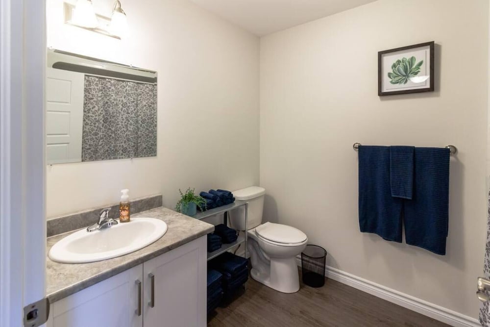 Saint John Vacations - Newly Renovated Condo w Prking Near UNB Patio - Property Image 10