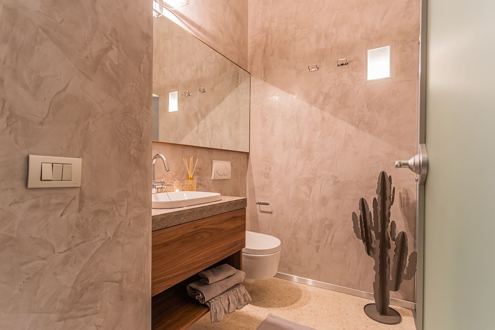 Rovelli 41 in Como With 2 Bedrooms and 3 Bathrooms