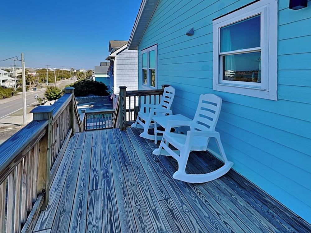 Walking on Sunshine by Topsail Realty