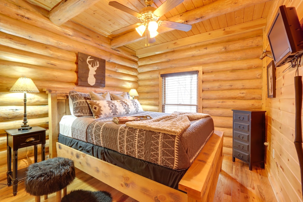 Blue Ridge Log Cabin w/ Hot Tub & Game Room! view 2