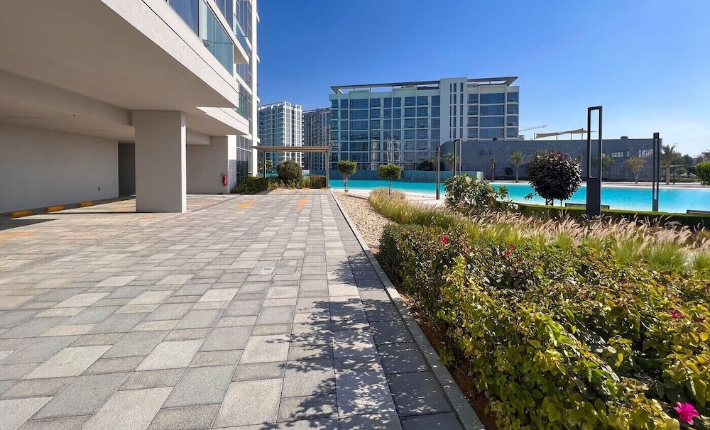 Your Perfect Meydan Getaway: 1B Polo Residence C3