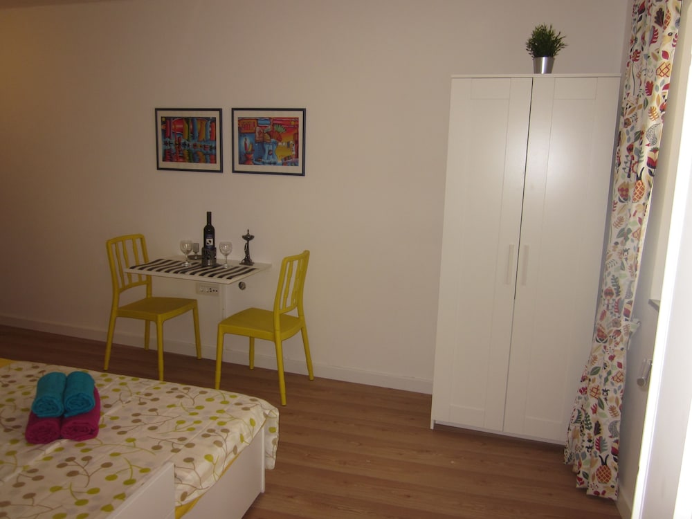 Photo 10