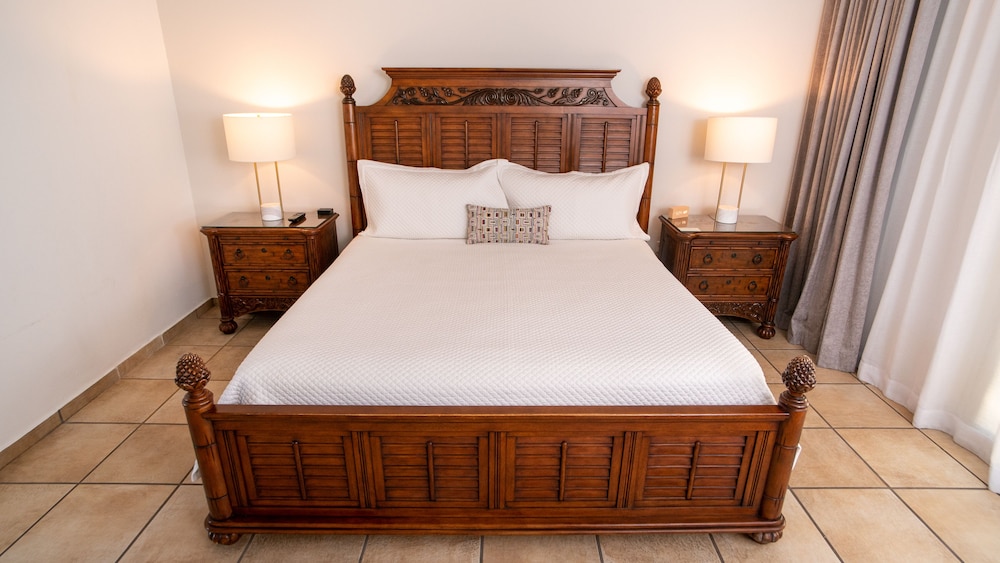 Lazy Parrot Inn - Property Image 47