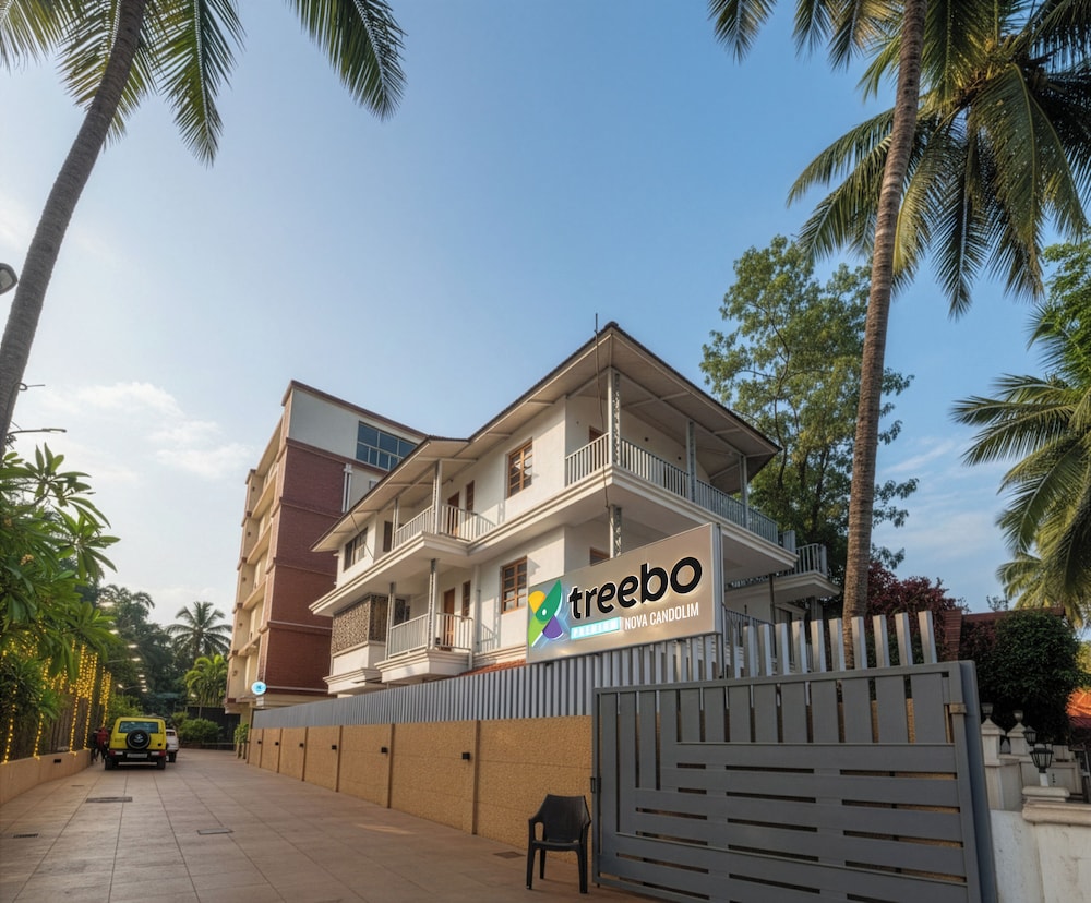 Treebo Premium Nova Candolim with Pool and spa