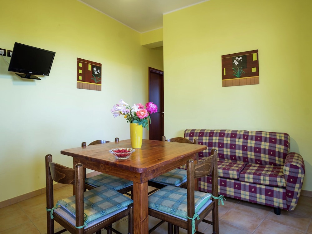 Sun-drenched Estate Close to Sciacca Near the Beach photo 3