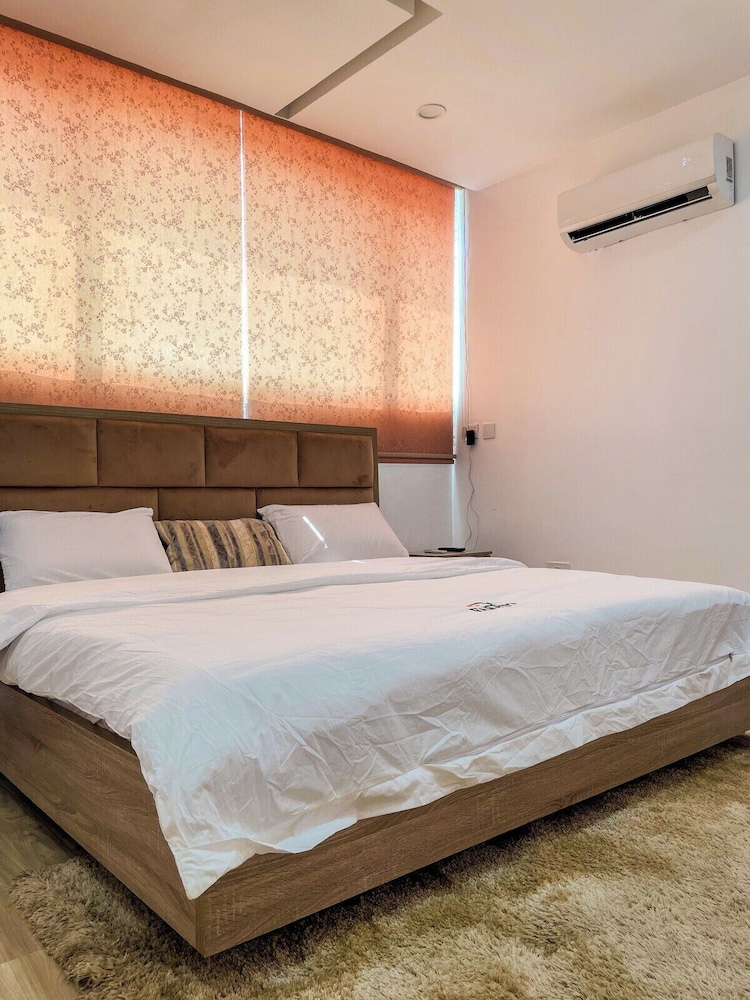 Luxurious 2-bedroom Apartment in Lagos With City View