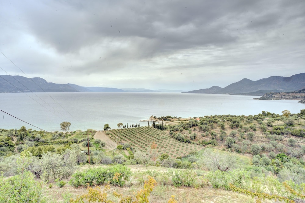 Filistron Seaview Bliss - Coastal Secluded Gem view 4