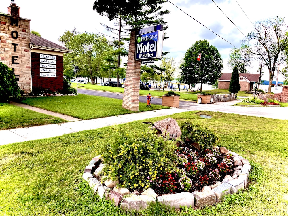 Park Place Motel & Suites