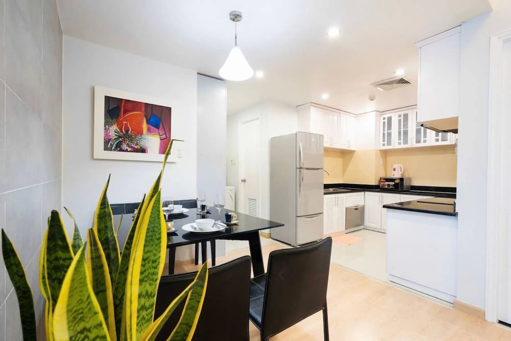 Salute de Sailing Tower Luxury Apartment