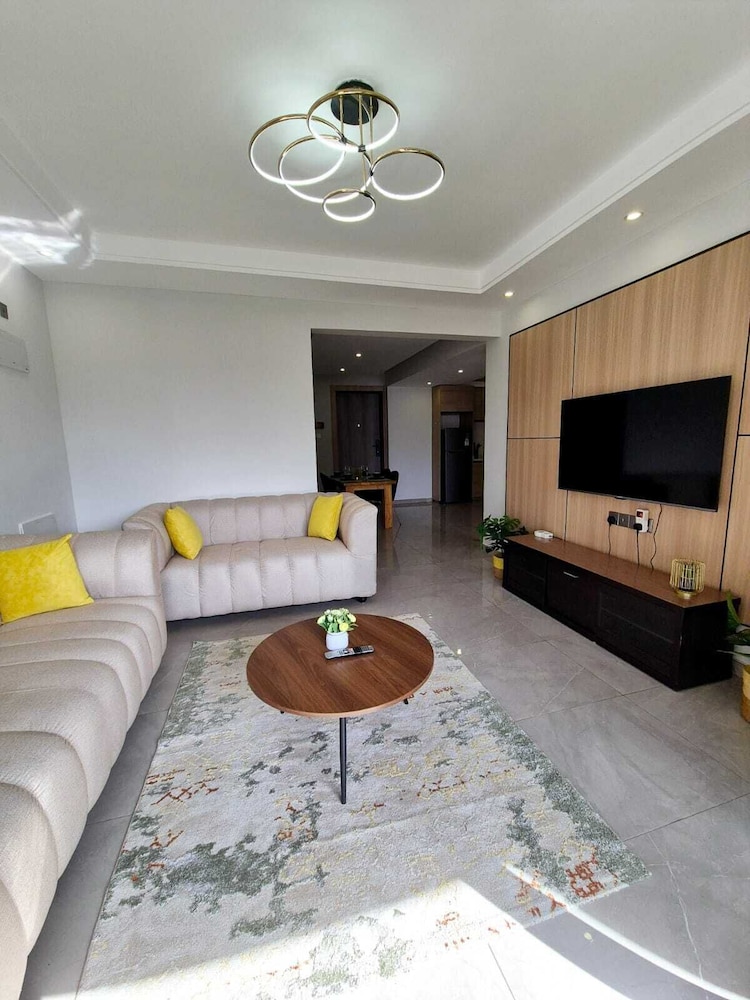 Lux suites 108 Riverside Apartments