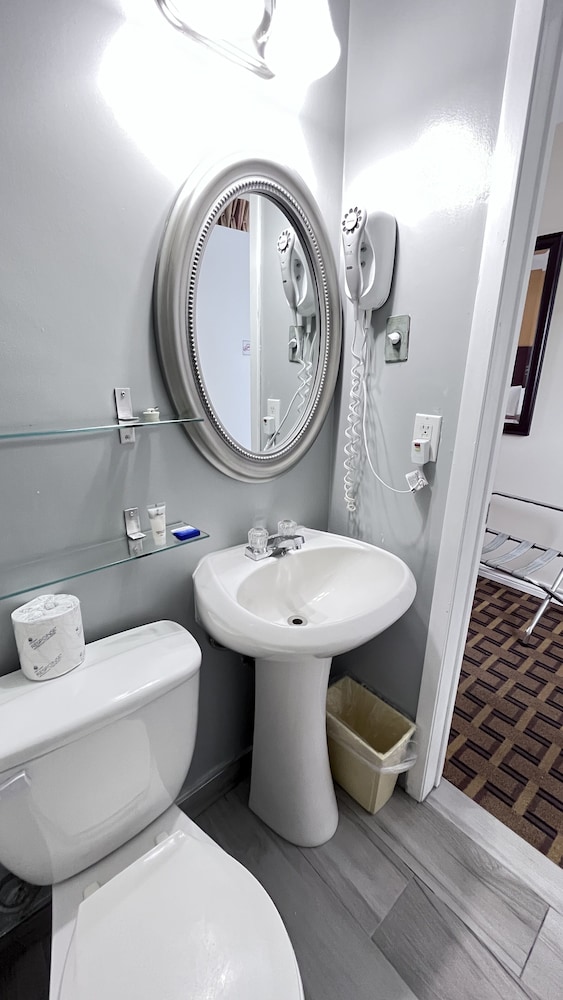 Park Place Motel & Suites