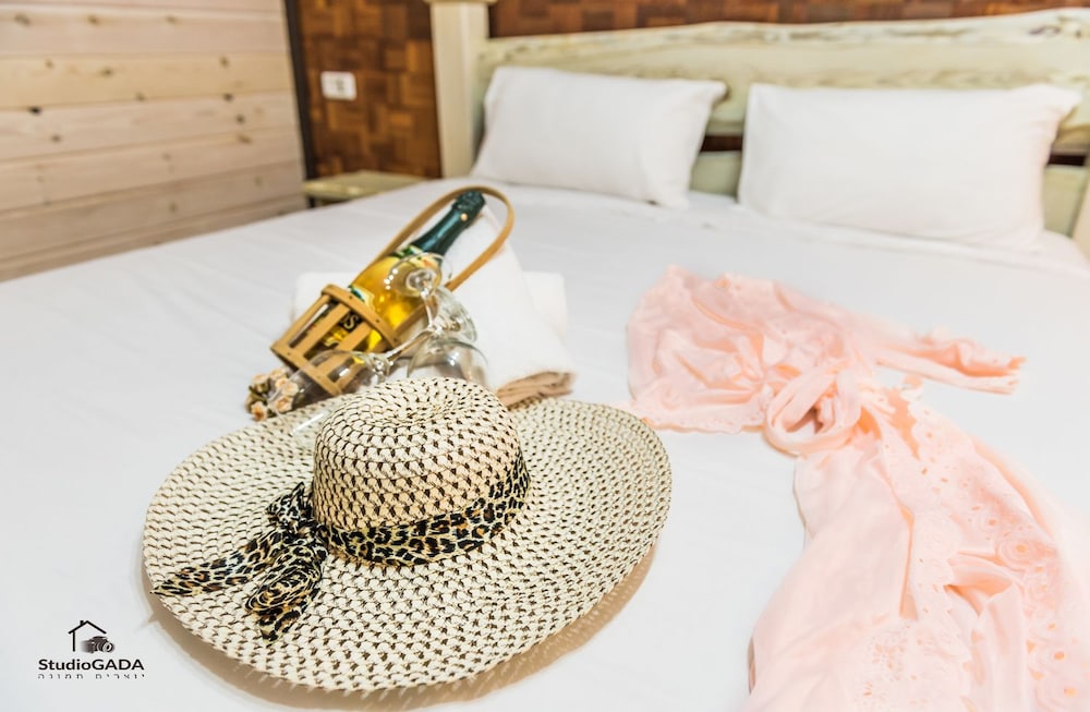 Country Suites with Jaccuzzi & Pool