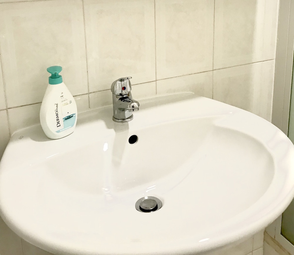 4 Bed-sleeps 8-central Rome-5 Min to Colosseum