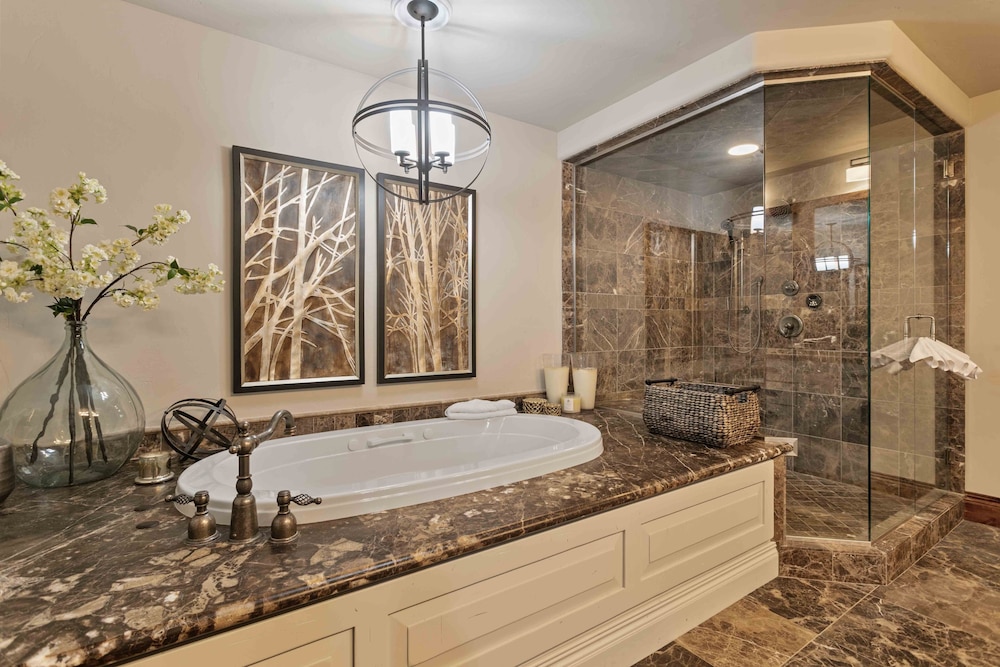 407 - Four Bedroom Silver Strike 4 Condo