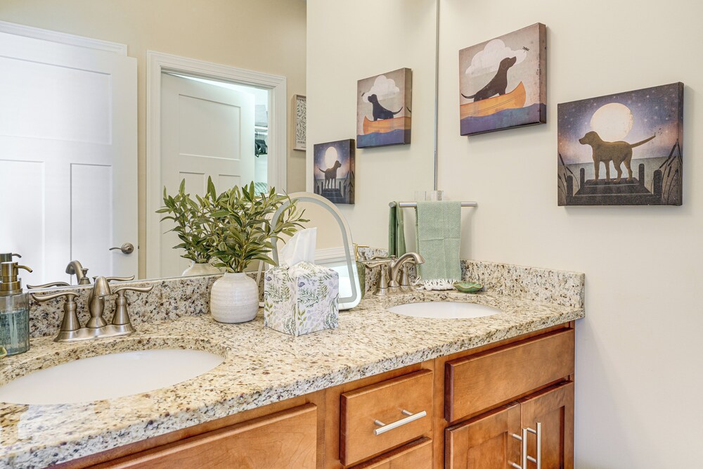 Private Patio: Residential Condo in Cleveland!