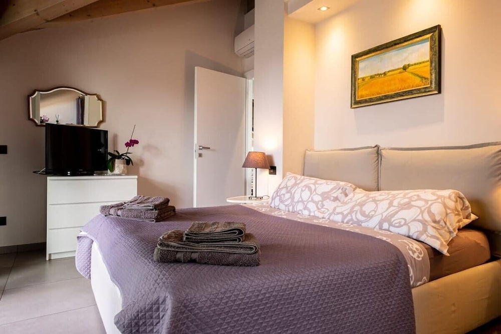 Family Friendly Italian Lakes Holiday Rental With Pool