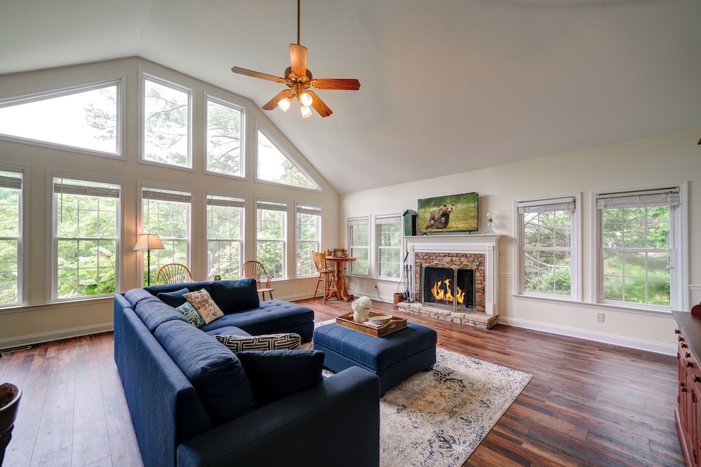 Lakeside Country Cottage