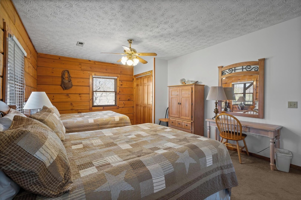 Country Pines Lodge