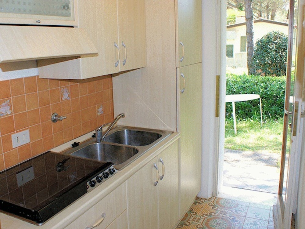 Pretty Duplex for 5 Guests in an Oasis of Greenery in Lignano Riviera