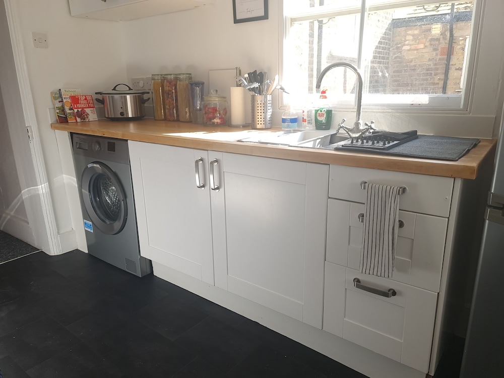 Lovely Large London Apartment, Near Stratford