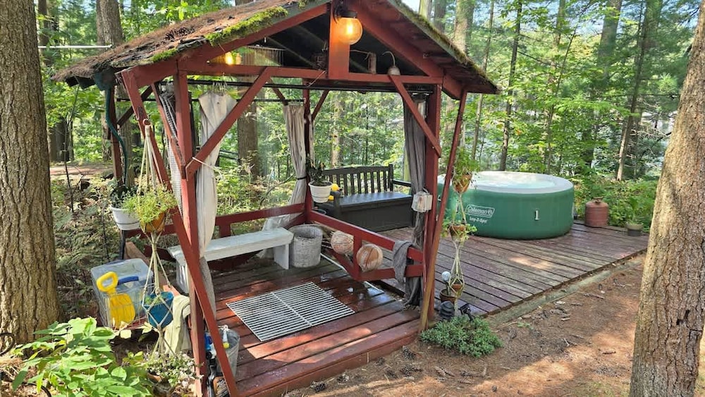 Private Island 5 Homes 2 Hottub Boat -sleeps 17