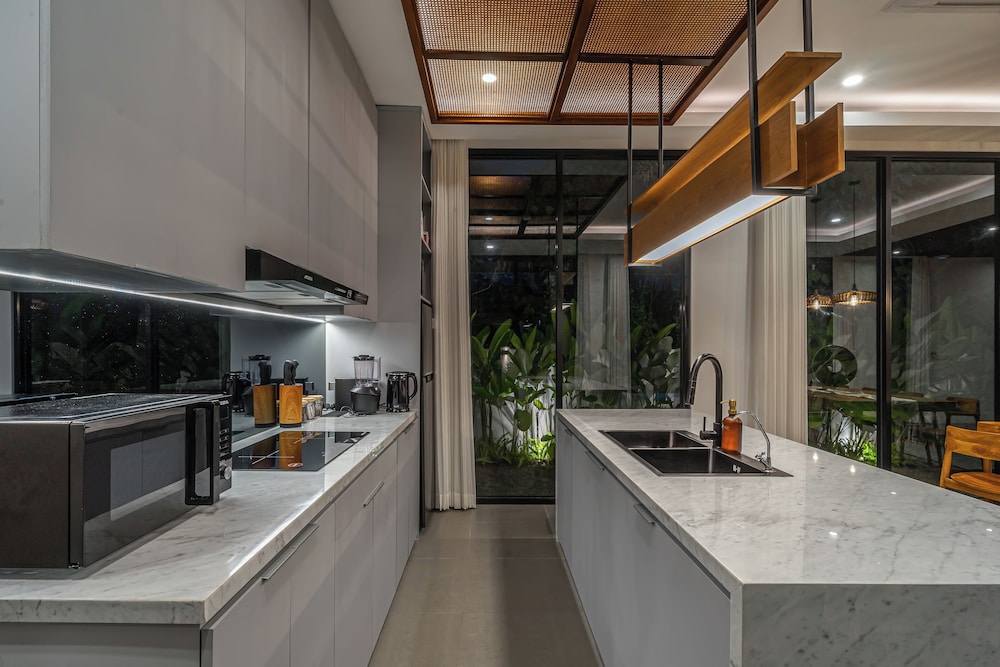 Villa Bedawang - 4BR Villa Seminyak