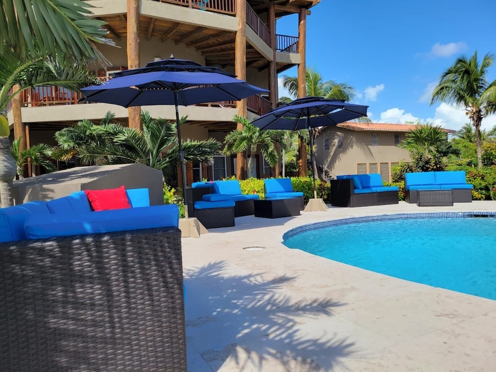 Indigo Belize 2b 3 Bedroom Condo by RedAwning