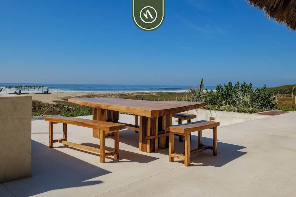 Stunning Two-bedroom Ocean View House - Mazul
