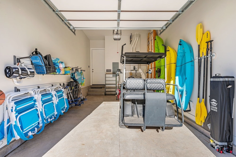 Sandy Cheeks 6 Bedroom Townhouse