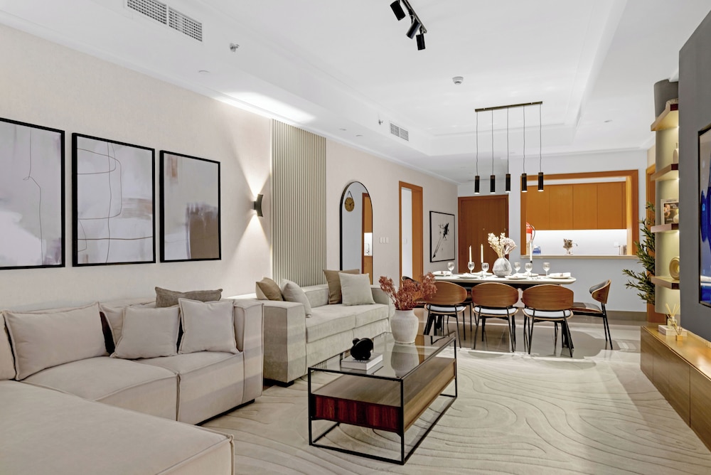 Roomszy Residences - Opera Grand