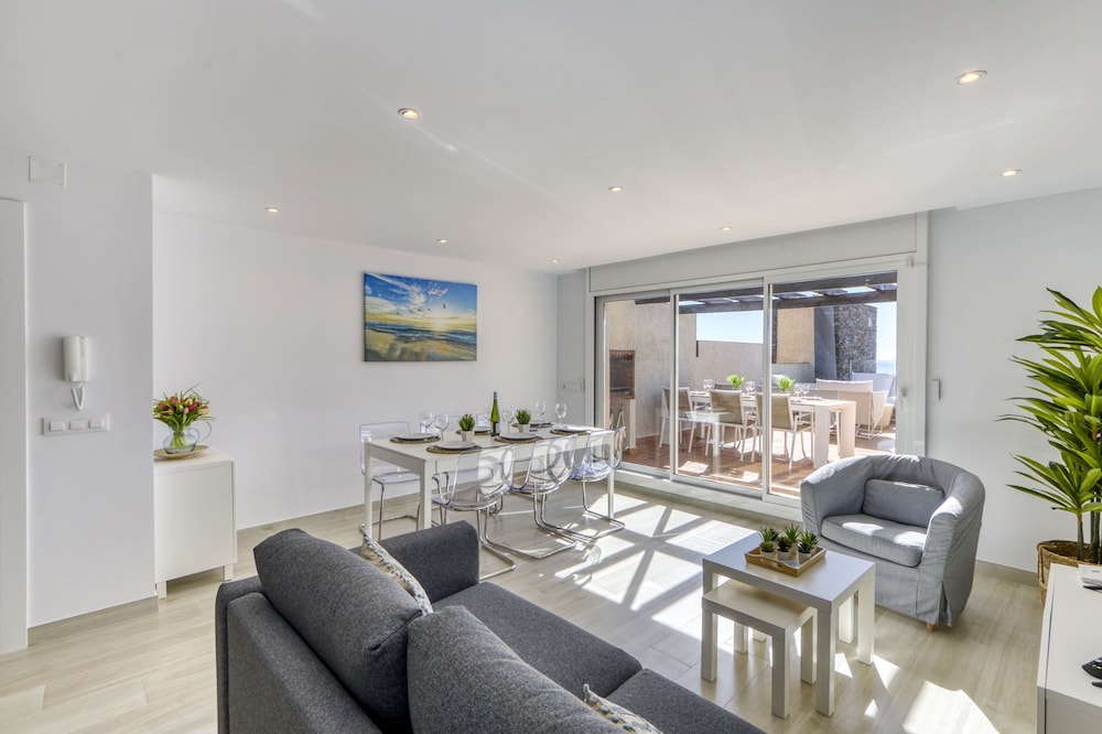 Apartment in Roses Near Rock Beach