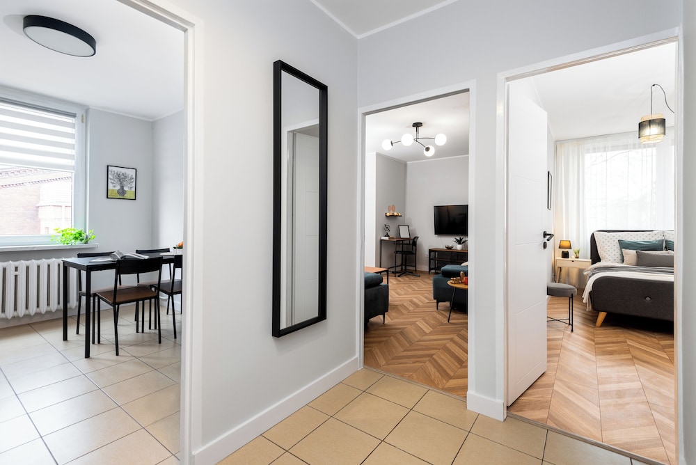 Friends - by Kairos Apartments