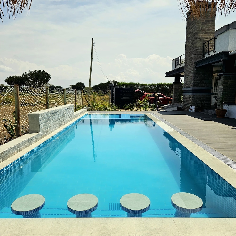 Lux Suites Impala House Naivasha
