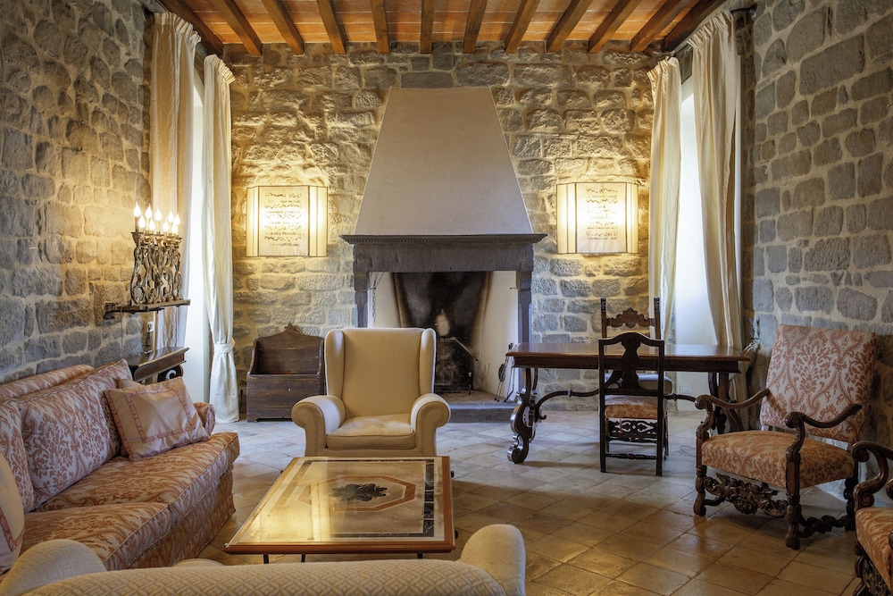 Castello Di Montemasso