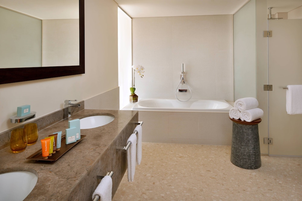Lapita, Dubai Parks and Resorts, Autograph Collection
