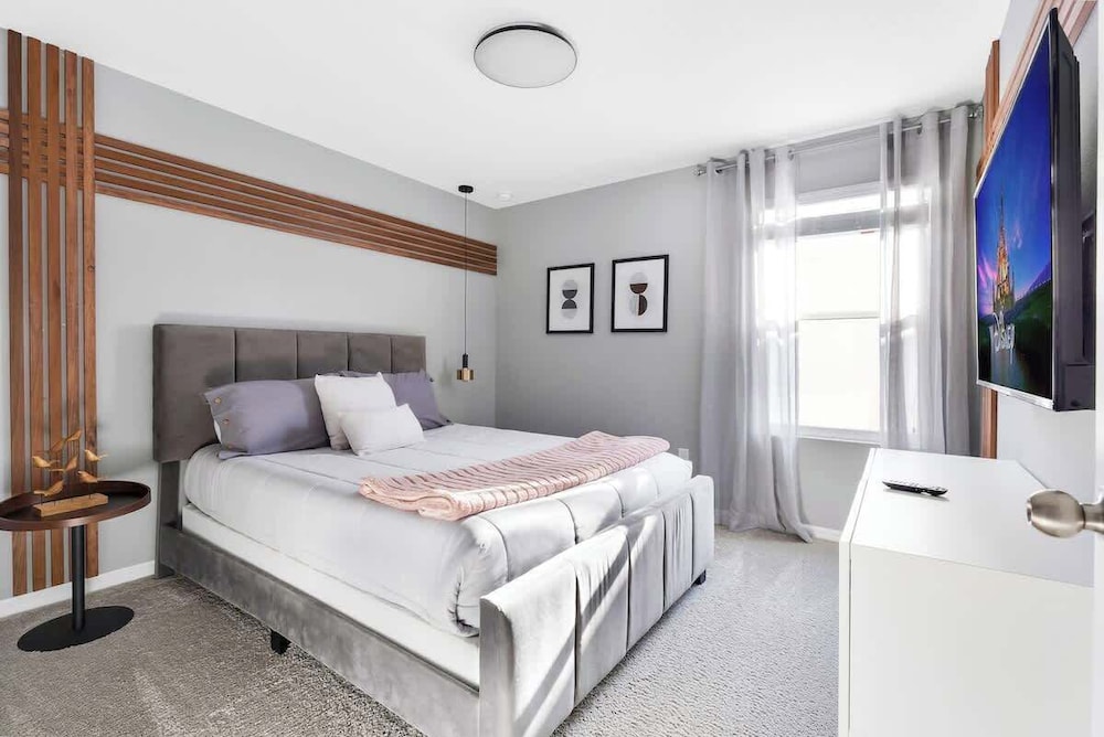 Stunning 7BR Home With Themed Bedrooms