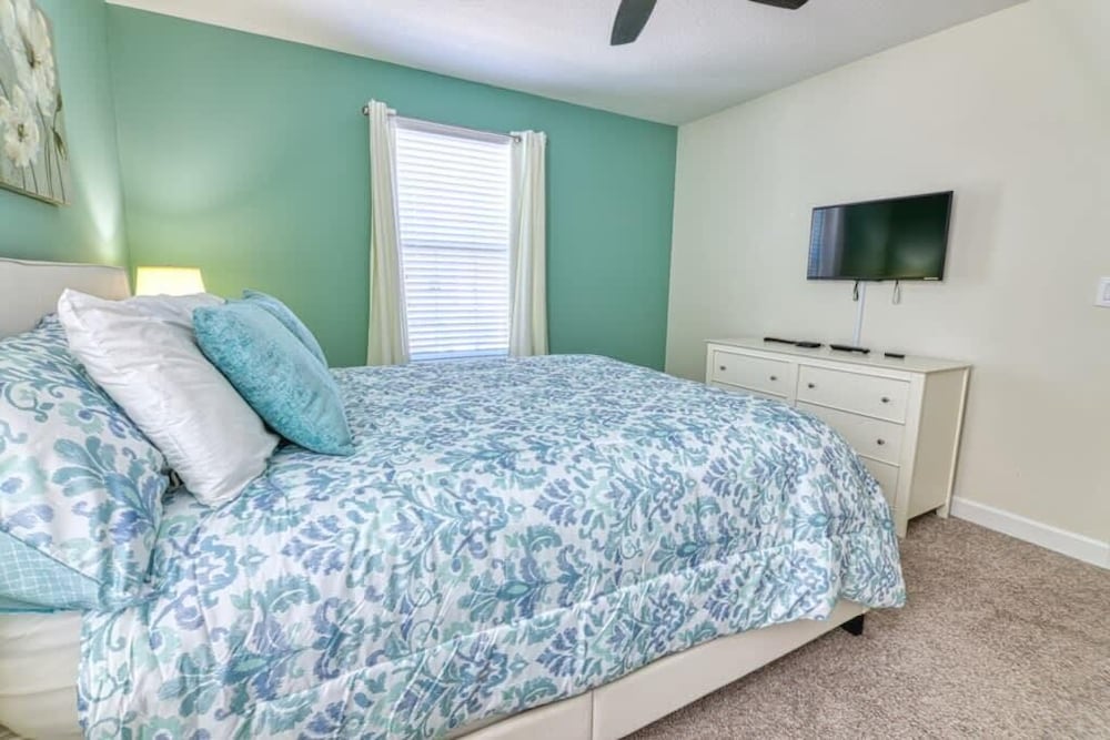 Perfect Vacay, Themed Rooms, Game Room & Theater