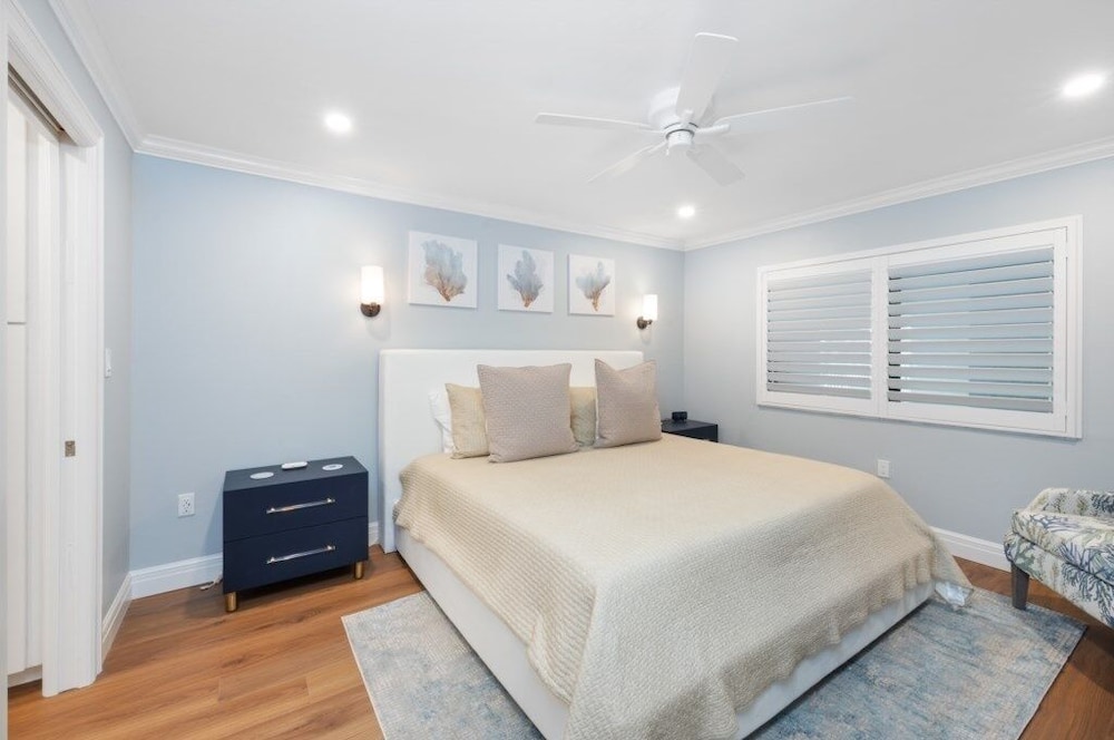 Kings Crown 117 2 Bedroom Condo