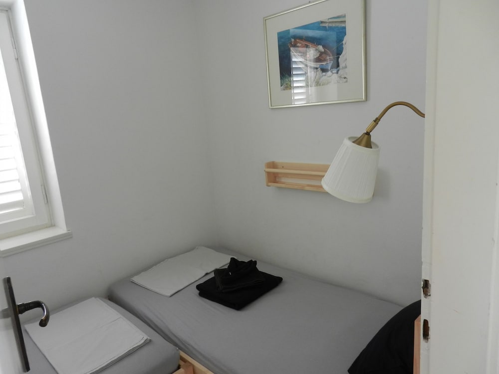 Photo 12