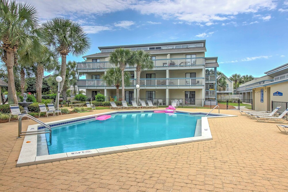 Steps to the Beach: PCB Condo w/ Balcony!
