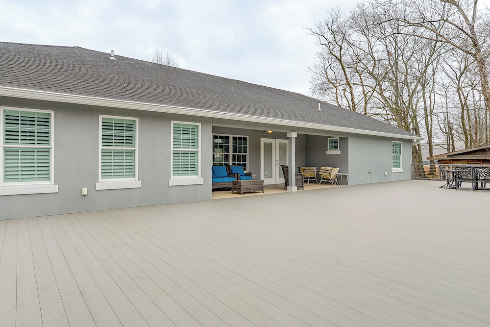Firplace & Deck: Riverfront Heber Springs Home