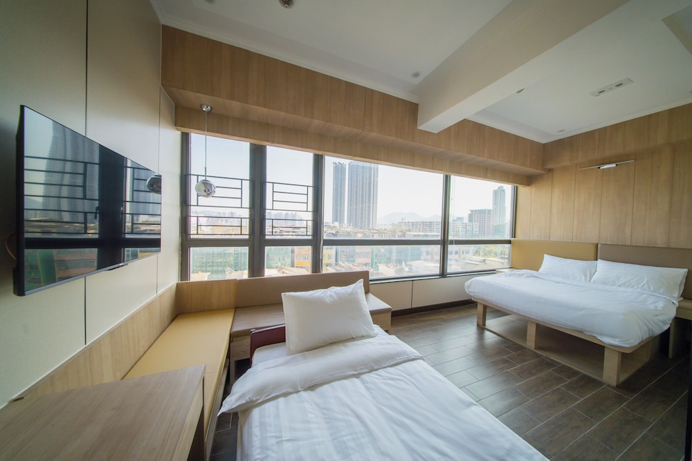 MIJ (KAI TAK) HOTEL