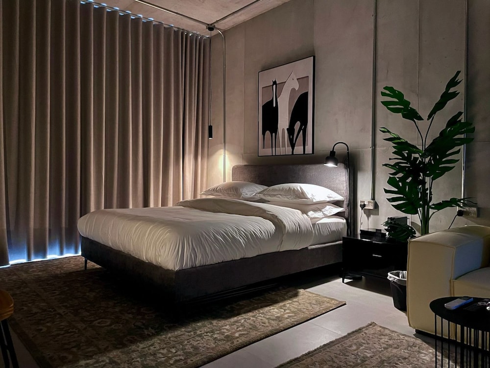 C Living - Premium 3 Bedroom - AQIQ
