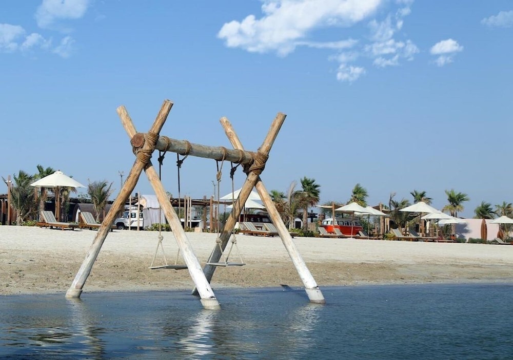 Bab Al Nojoum Hudayriyat Camp