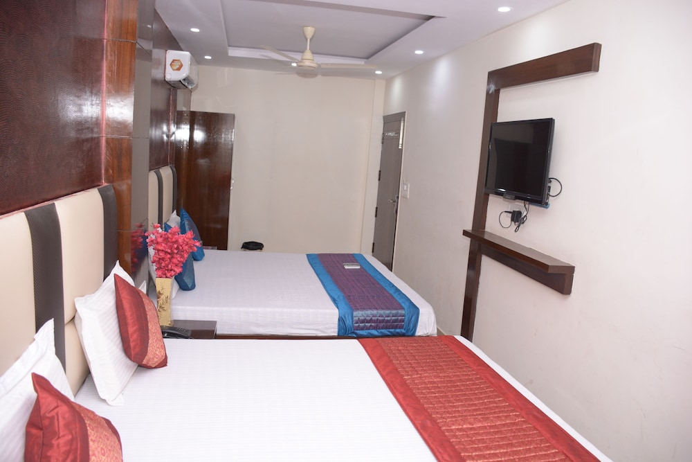Sidhartha Tourist Lodge