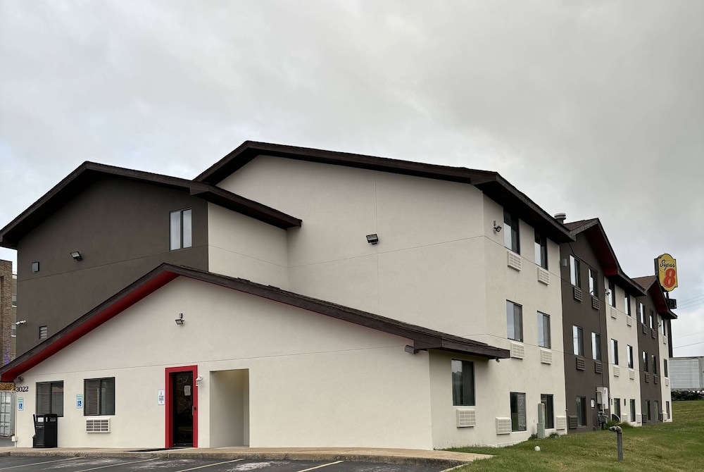 Super 8 Springfield North I-44 - Image 5