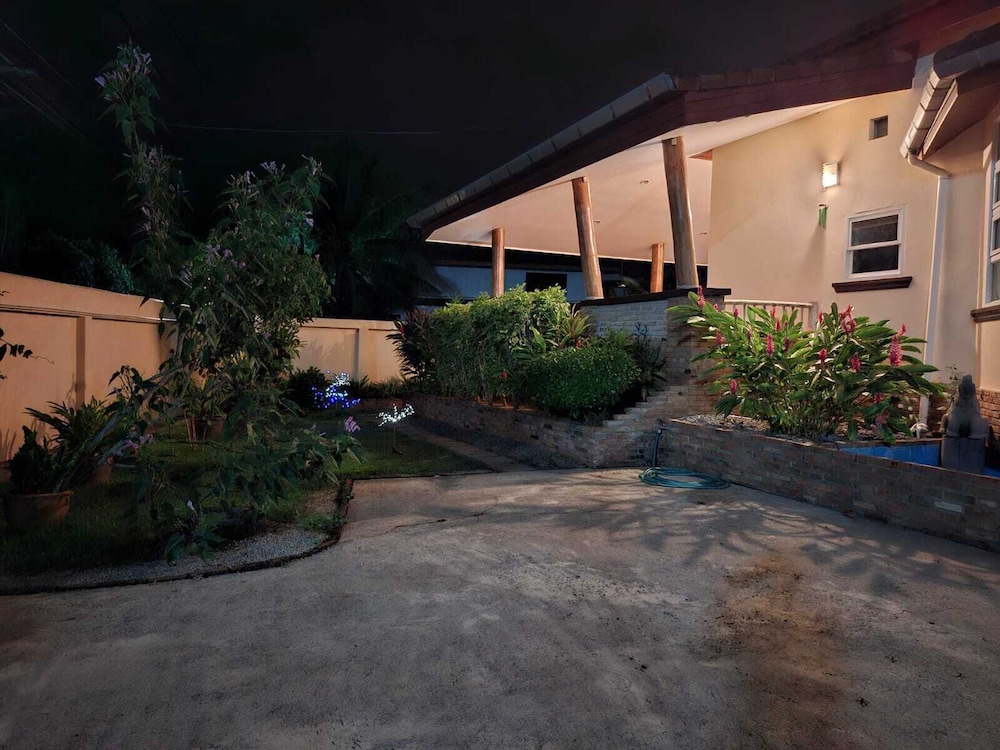 Mooni Sunshine Villa