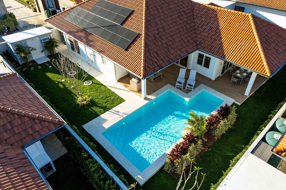 New Modern 3 Bedroom Pool Villa MB3