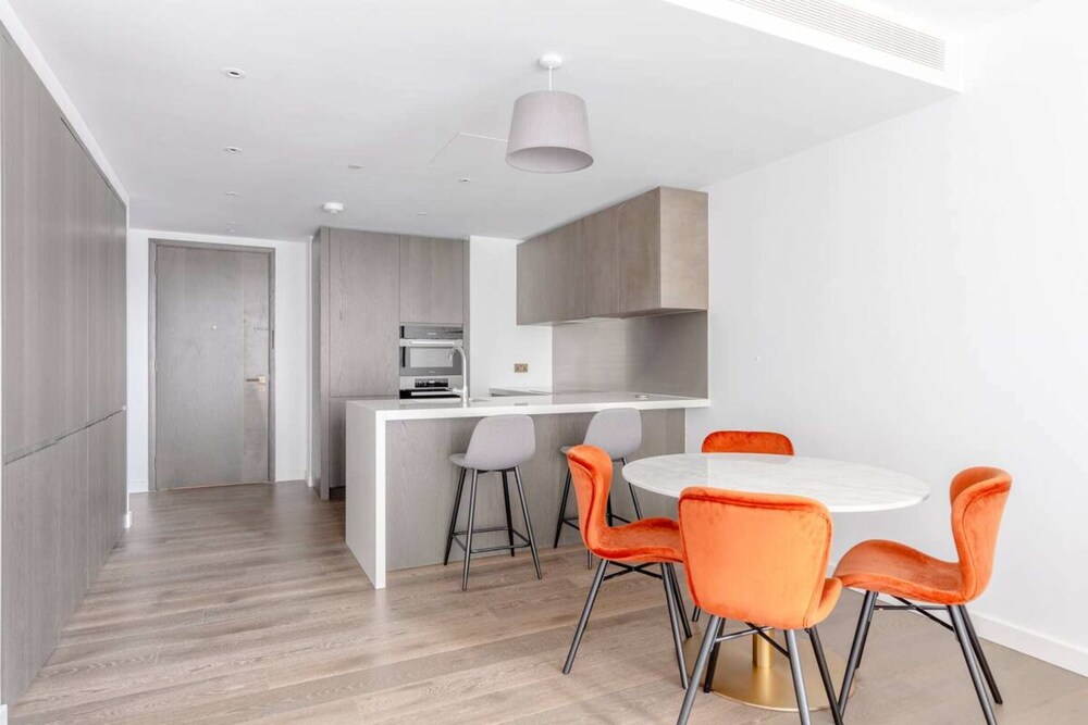Luxurious 1BD Flat by the River Thames Near Vauxhall